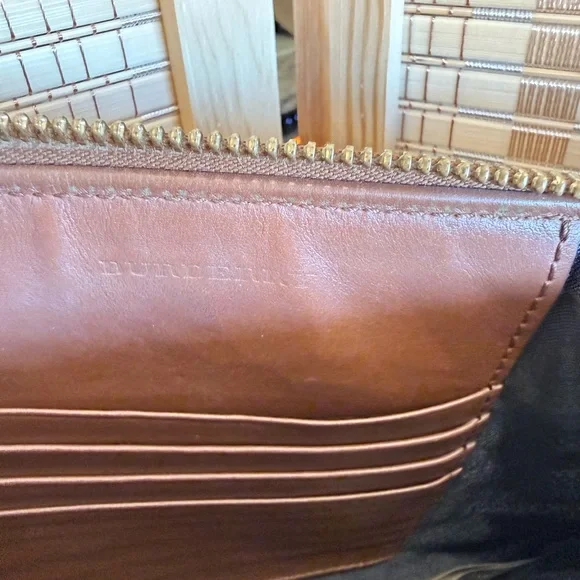 Burberry Haymarket Check Crossbody Bag – Brown Leather Trim – Chain Strap - Picture 6 of 8